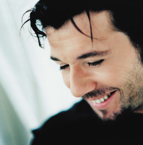 Le Persone Inutili Paolo Vallesi recensione Le Persone Inutili Paolo Vallesi recensione