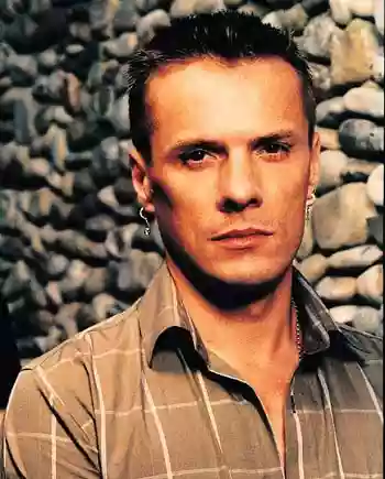 Larry Mullen, Jr.