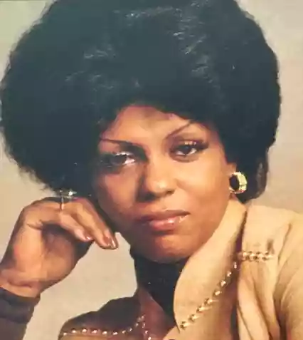 Lyn Collins