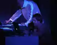 März
