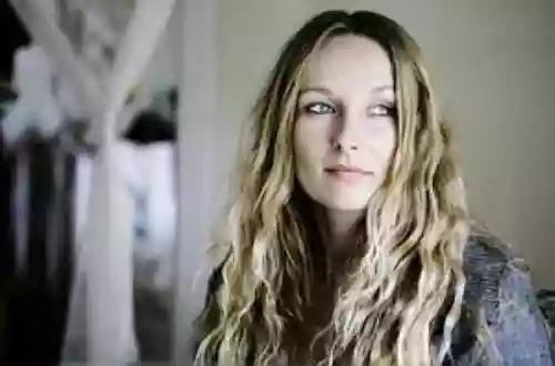 Laura Mo