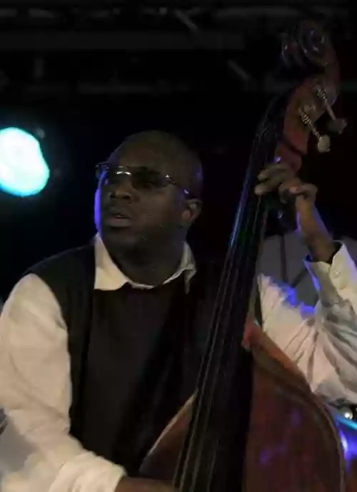 Charnett Moffett