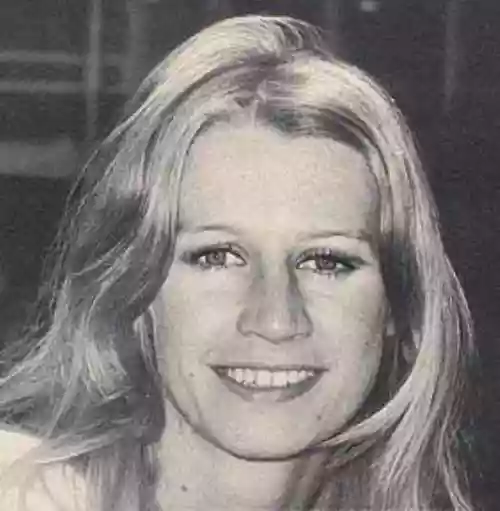Linda Hoyle