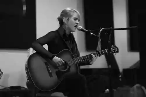 Johanna Warren