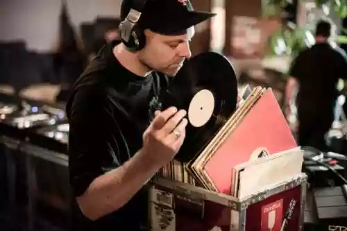 DJ Shadow