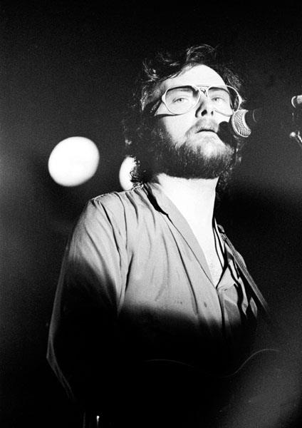 Gerald Rafferty, meglio conosciuto come Gerry Rafferty (Paisley, 16 aprile 1947 – Bournemouth, 4 gennaio 2011), è stato un cantautore scozzese.