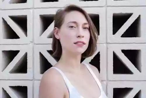 Anna Burch