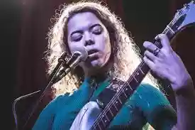 Nilüfer Yanya