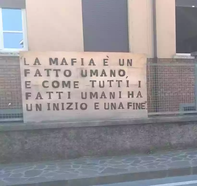 Ingrandisci questa immagine