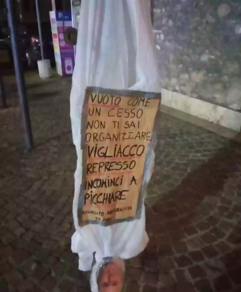 Ingrandisci questa immagine