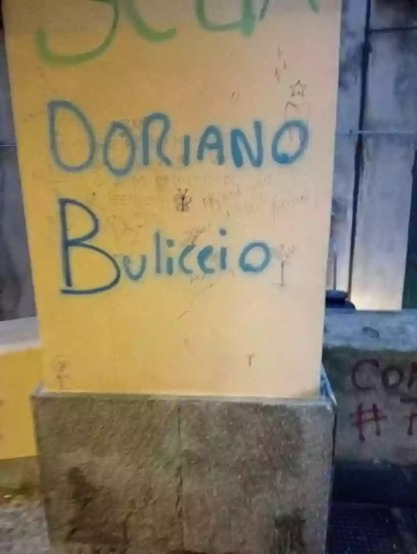 Ingrandisci questa immagine