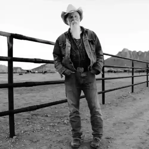 Cover di Keepin' The Horse Between Me And The Ground
