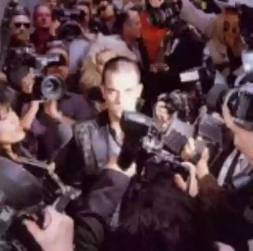 Cover Robbie Williams - Life Thru a Lens