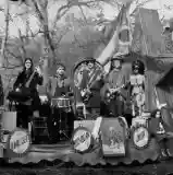 the Raconteurs: Consolers of the lonely