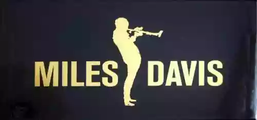 Cover Miles Davis - 名盤コレクション・ボックス = Masterpiece Collection Box Set