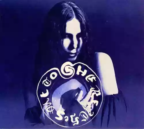 Cover Chelsea Wolfe - She Reaches Out To She Reaches Out To She