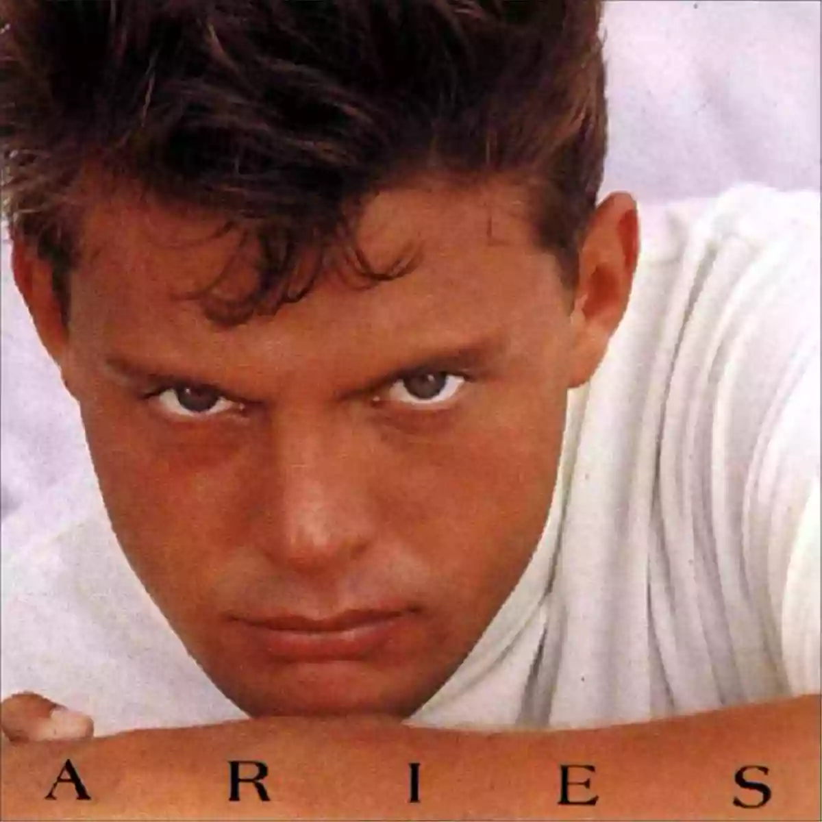 Aries Luis Miguel Recensione